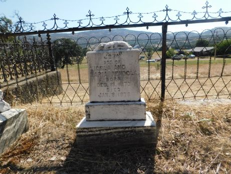 [Picture of John Pendola grave]